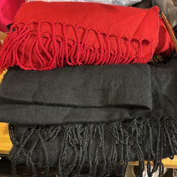 2 PC Steve Madden Beanie & Scarf Set NWT - Picture 3 of 4